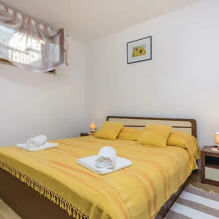 Two-bedroom In アパート